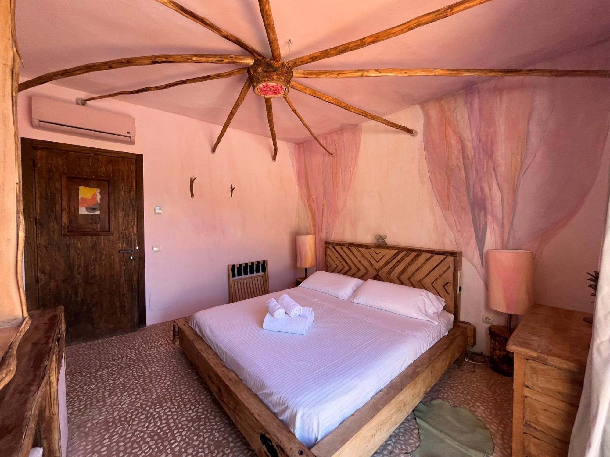 Boutique Hostal La Curandera De Salinas Sant Francesc de s'Estany Esterno foto
